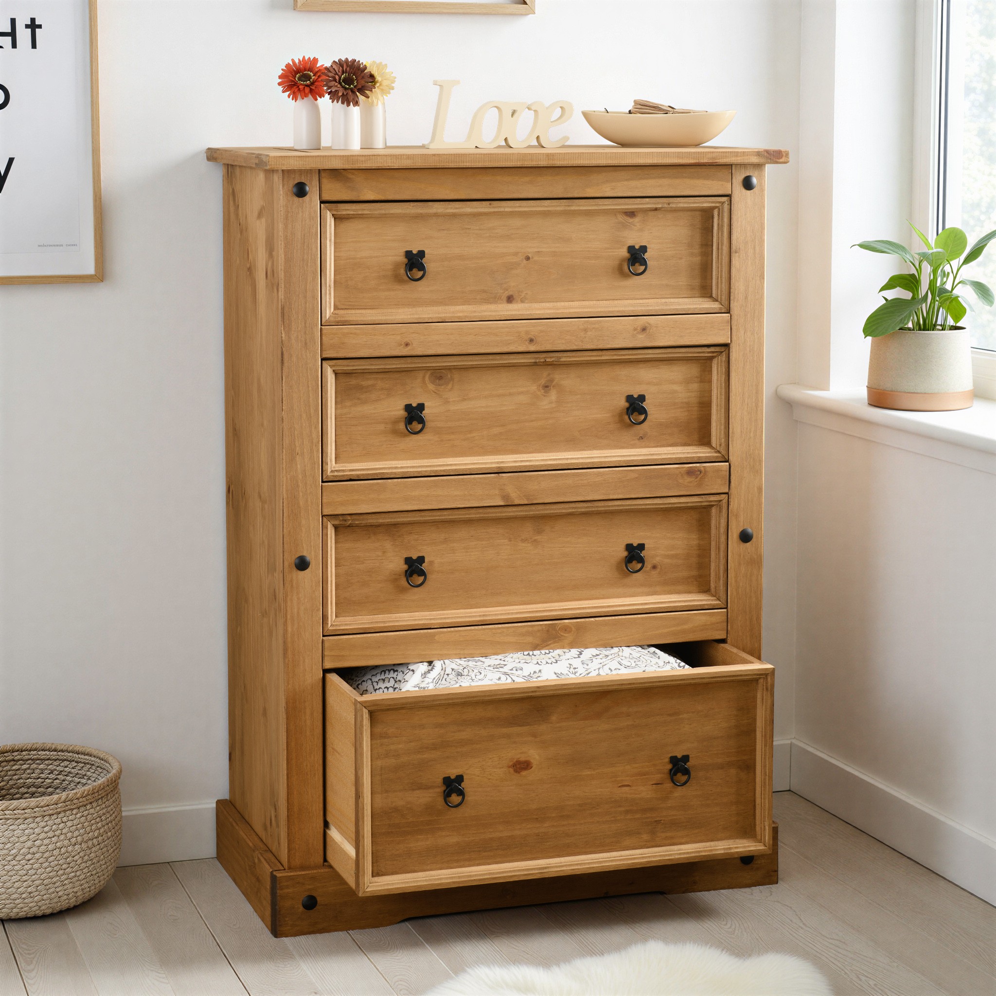 Corona 4 Drawer Chest