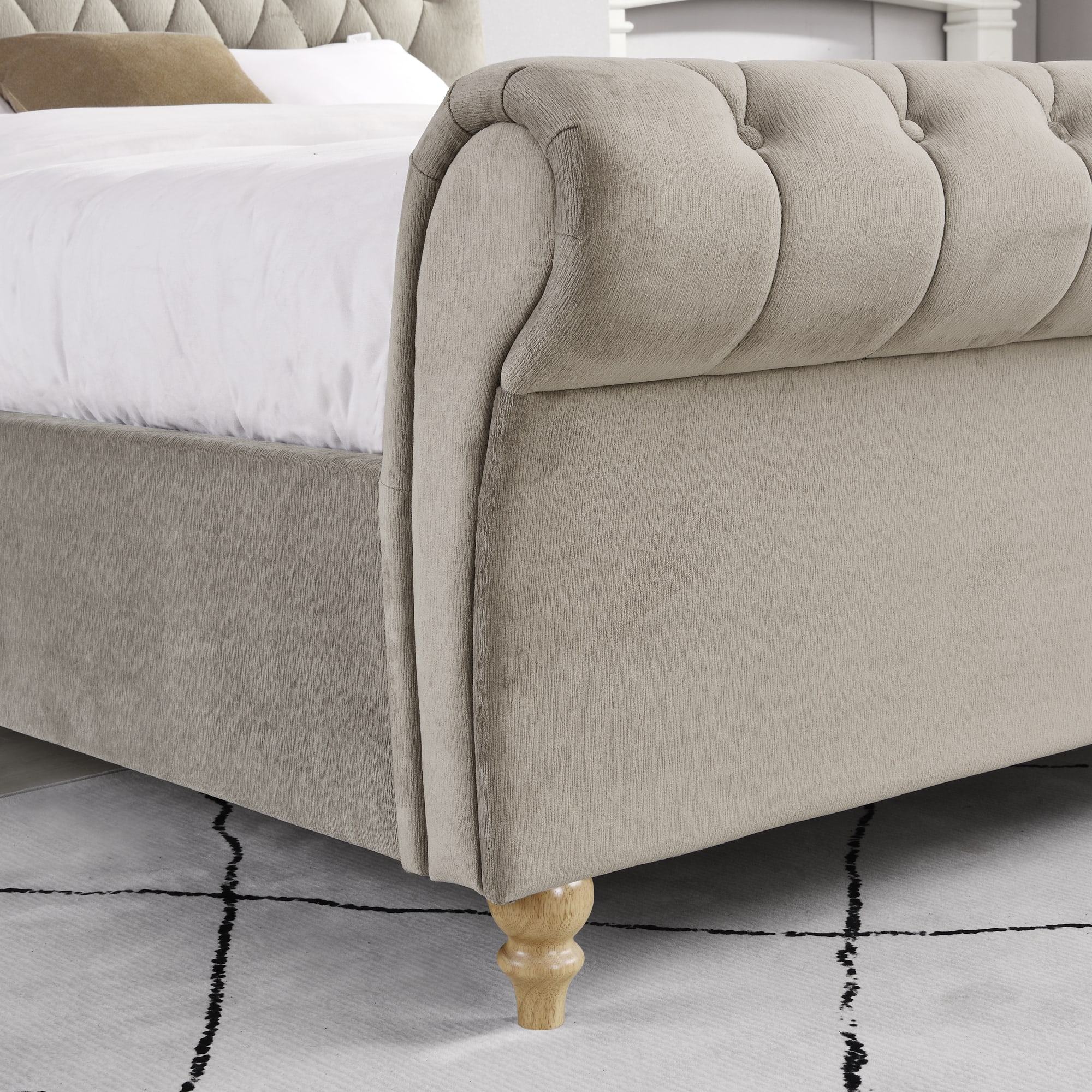 Kilkenny Mink Velvet Bed - Image 4